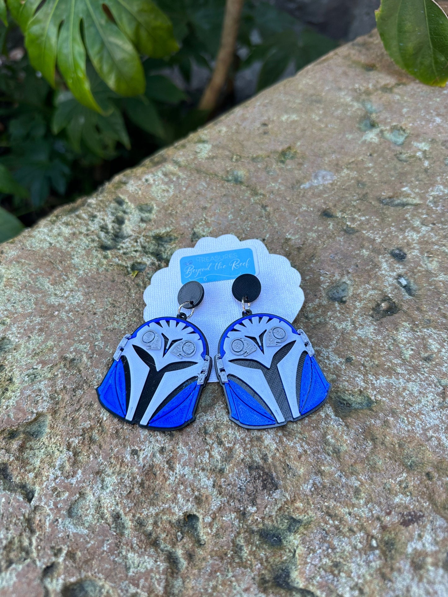 Bo-Katan Kryze Helmet Earrings - Bounty Hunter Earrings - 3D printed earrings - Mandalorian