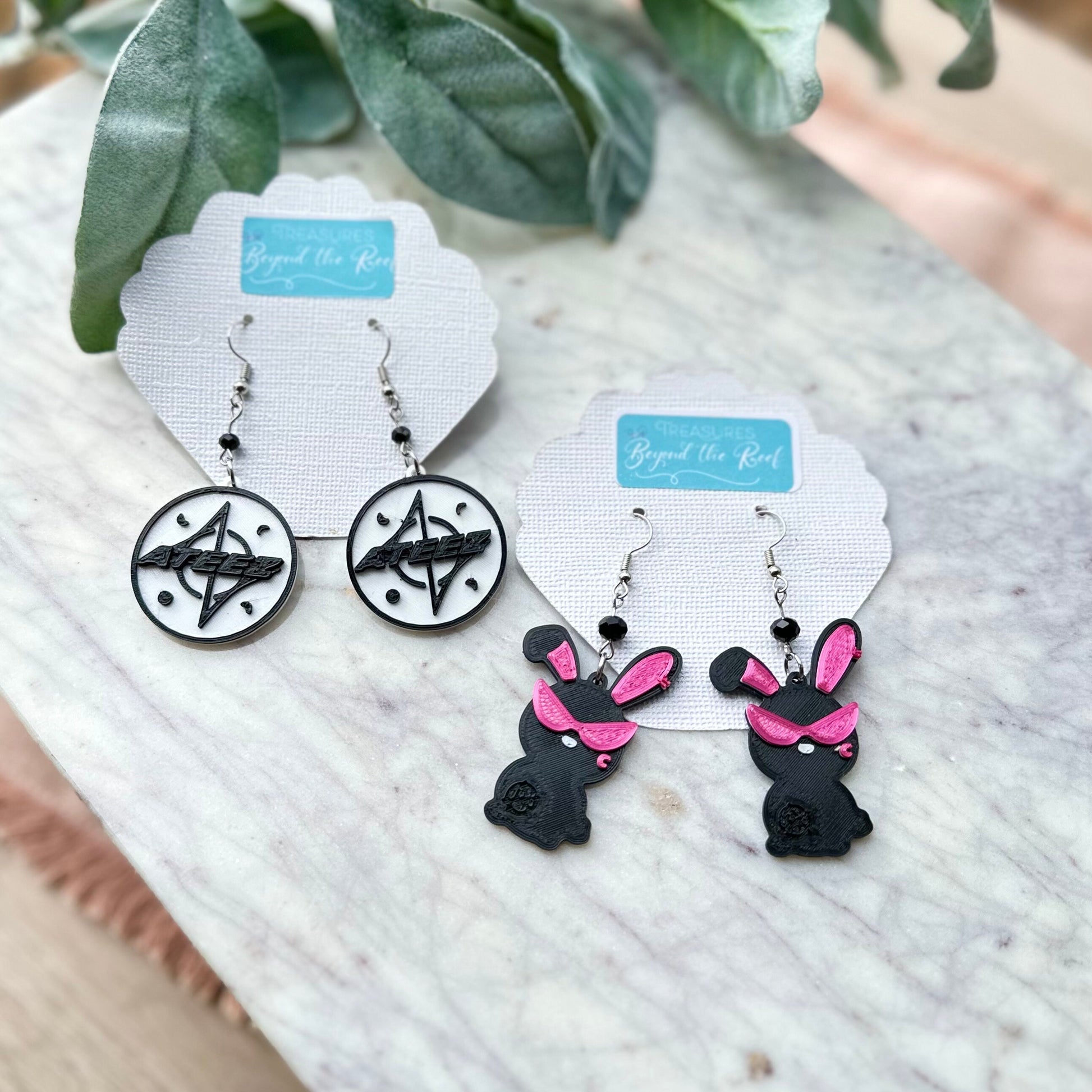 Kpop Earrings - Stray kids SKZ Ateez Earrings - ATINY - Crazy Form Bunny - Twice Once - BLINKS - Bts army - nwjn bunny earring fan stick exo