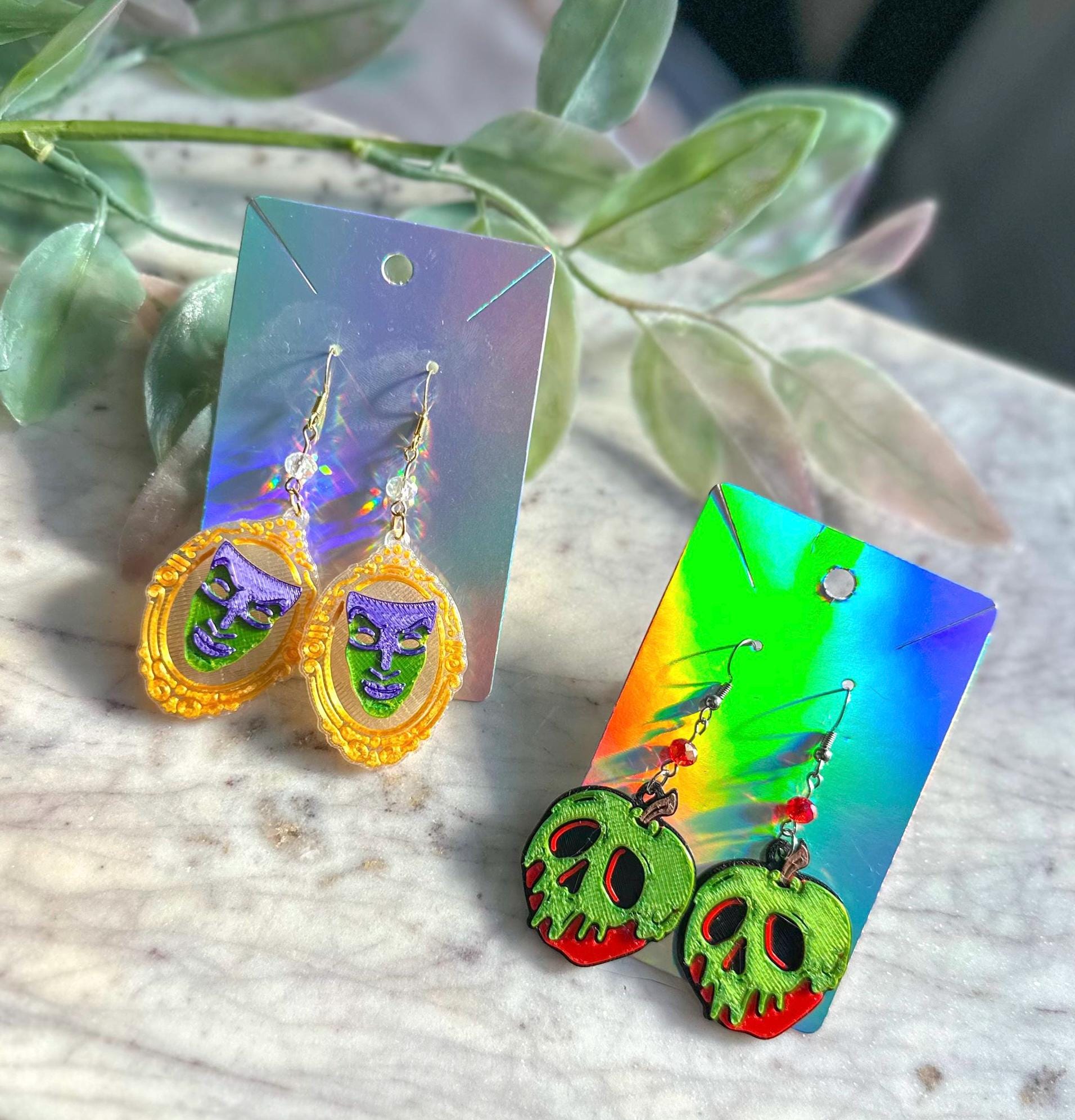 Magic Mirror on the wall Inspired Earrings - Poison Apple Earrings - Poison Apple Studs - Evil Queen - Snow White earrings - Disney Villains
